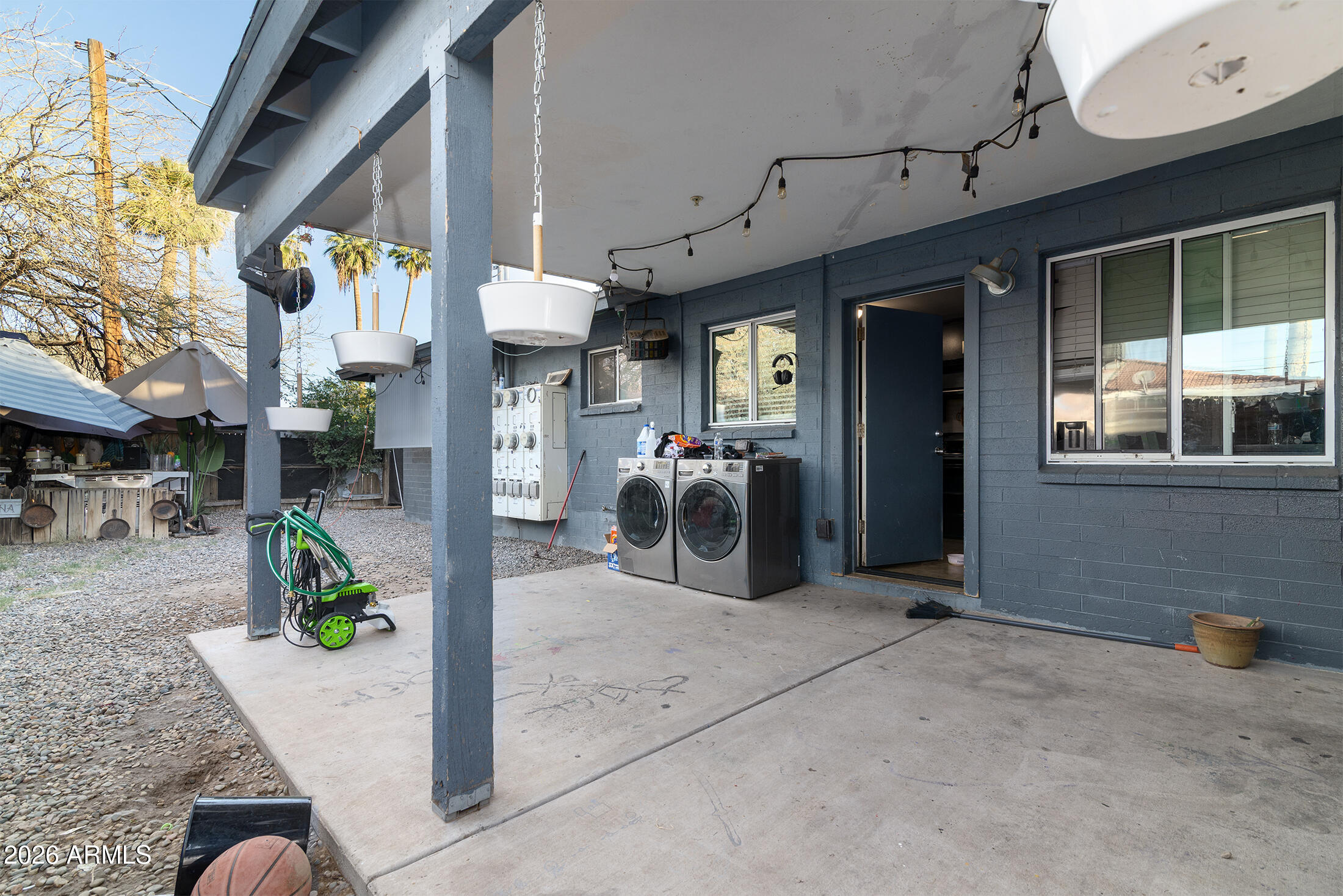 822 East Montecito Avenue Phoenix, AZ 85014 - Photo 28 of 48 a view of outdoor seating space