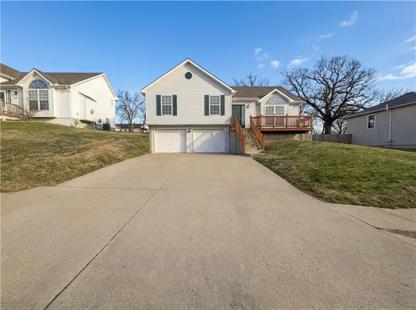 $335,000 | 6417 North Kirkwood Avenue, Kansas City, MO 64151
