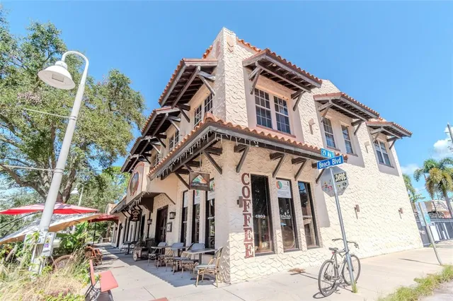 $189,900 | 6025 Shore Boulevard South, Unit 611, Gulfport, FL 33707