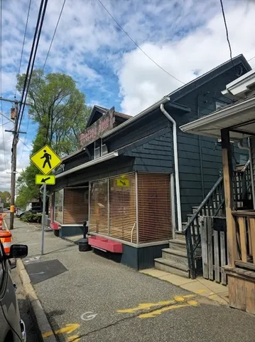 $619,000 | 294 East Main Street, East Brookfield, MA 01515