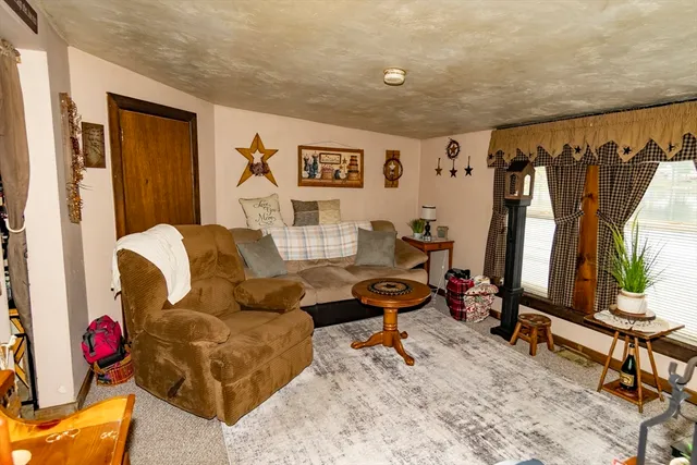 $619,000 | 294 East Main Street, East Brookfield, MA 01515