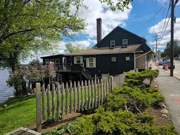 $619,000 | 294 East Main Street, East Brookfield, MA 01515
