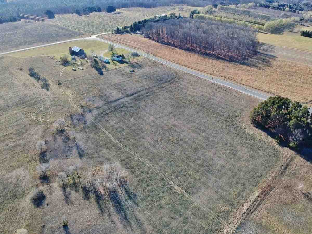 3411 South Center Otto Road Suttons Bay, MI 49682 - Photo 8 of 51 1895309-7.JPG