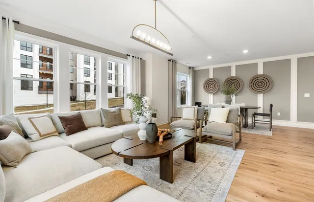 $999,999 | 2 Stratton Drive, Unit 1109, Woburn, MA 01801