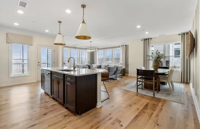 $999,999 | 2 Stratton Drive, Unit 1109, Woburn, MA 01801