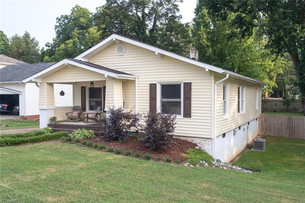 907 Old Winston Road High Point, NC 27265 - Photo 3 of 32