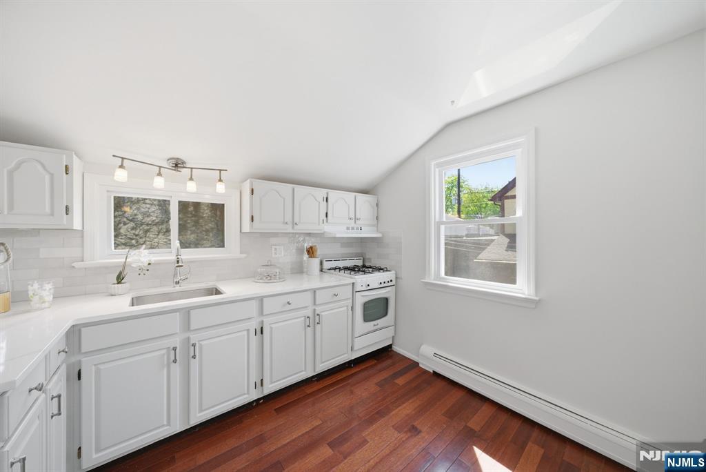 386 Kinderkamack Road Oradell, NJ 07649 - Photo 2 of 18