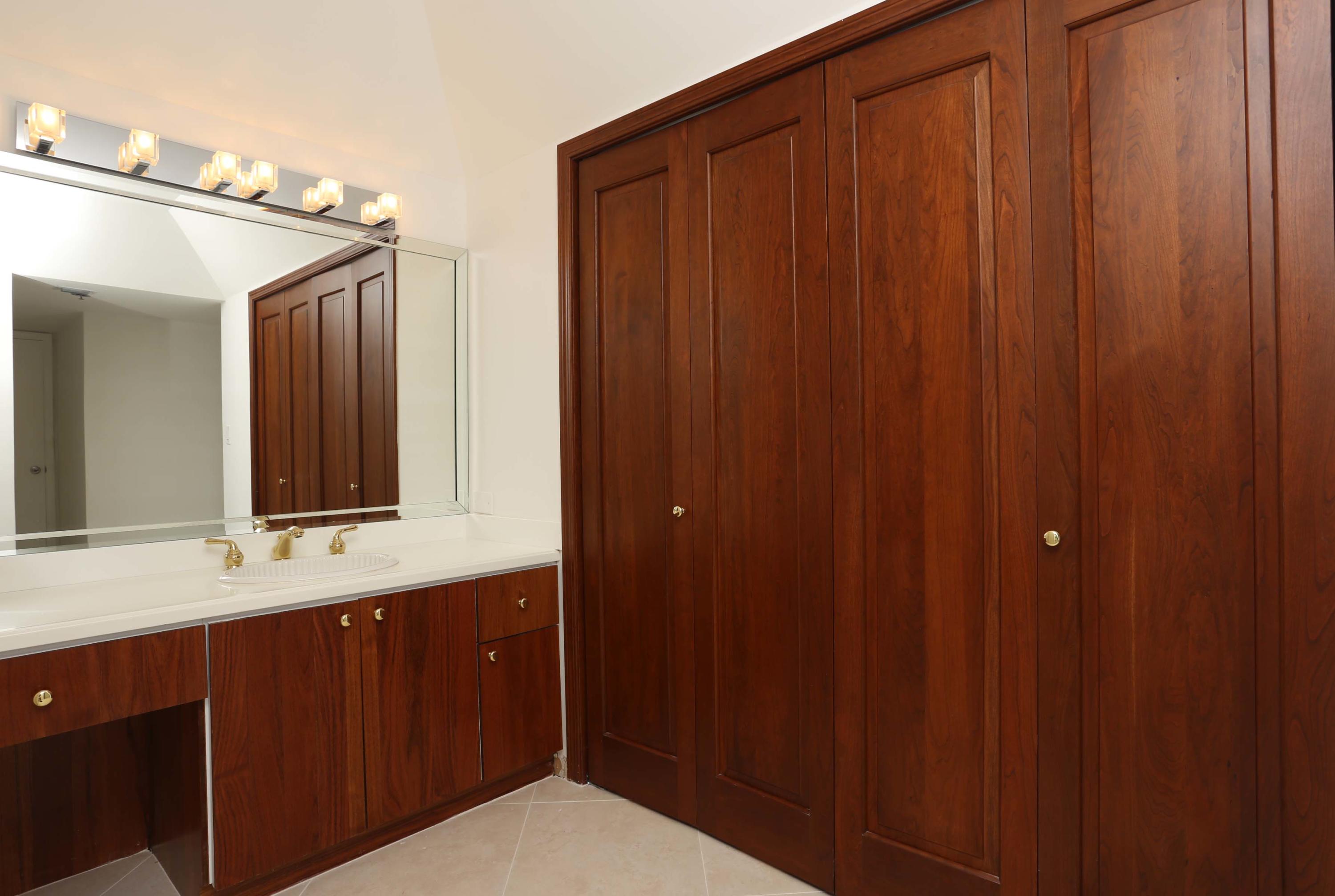 1401 South Ocean Boulevard, Unit 409 Boca Raton, FL 33432 - Photo 10 of 24 Bath