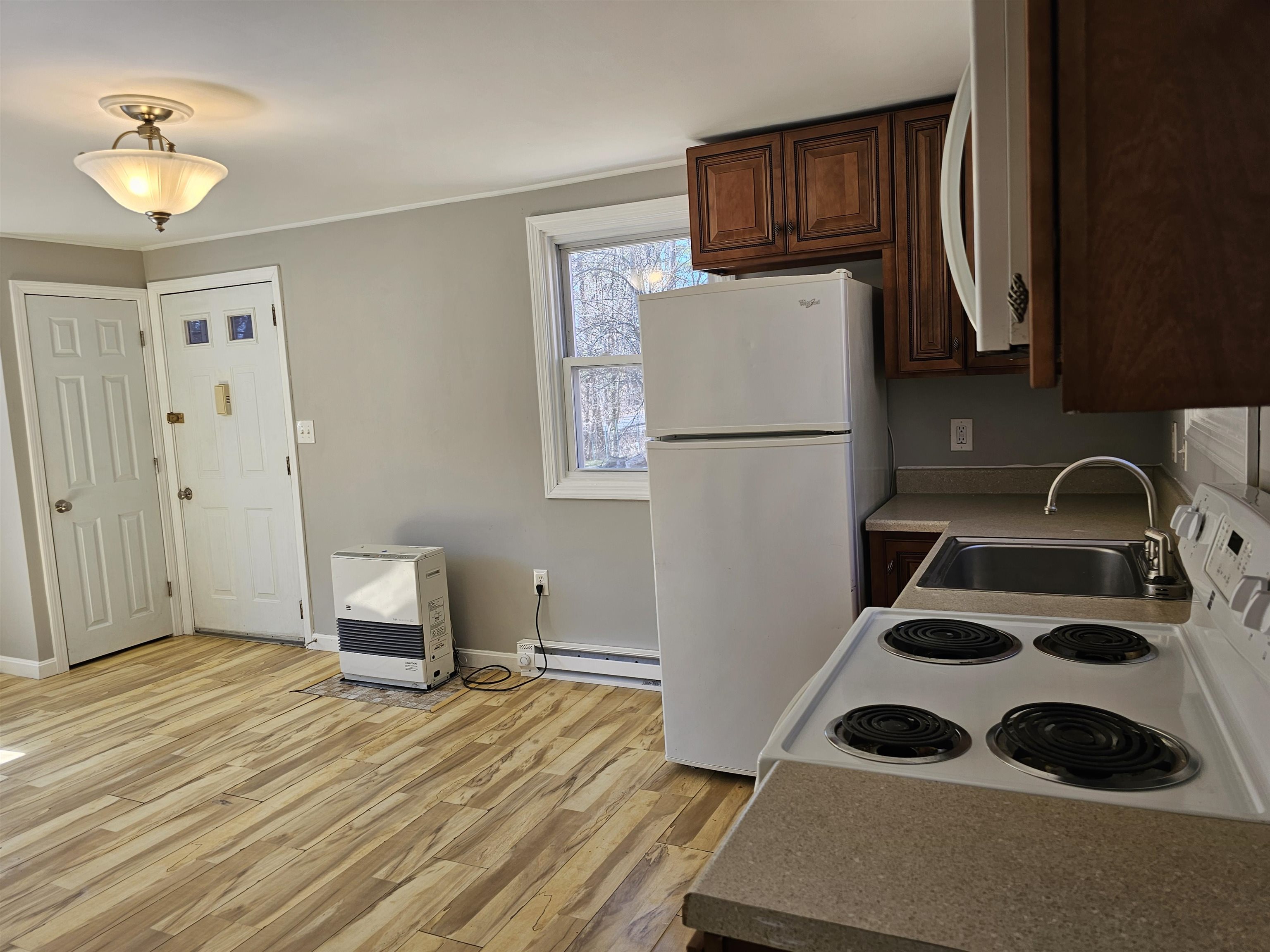 203 Bypass 28 Derry, NH 03038 - Photo 31 of 32