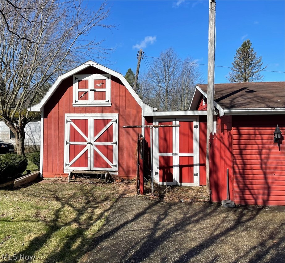 3842 Gordon Road Ashtabula, OH 44004 - Photo 2 of 11