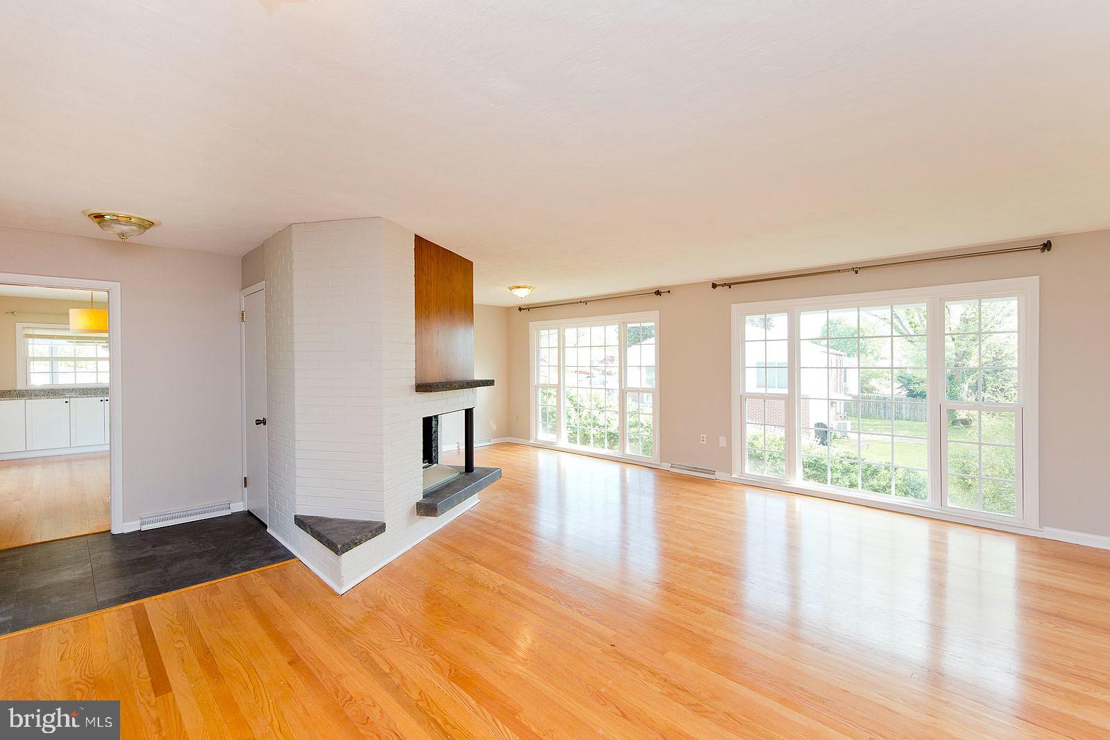 424 Beechcroft Road Winchester, VA 22601 - Photo 19 of 43 Great room with amazing window and light