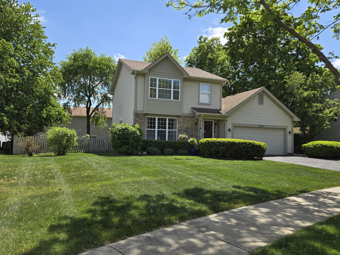 997 West Briarcliff Road Bolingbrook, IL 60440 - Photo 2 of 28 Gallery Image 2