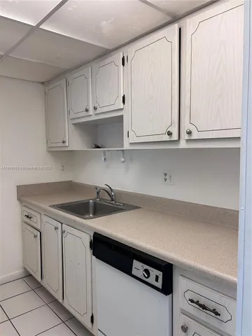 $2,000 | 14501 North Kendall Drive, Unit 408H, Miami, FL 33186