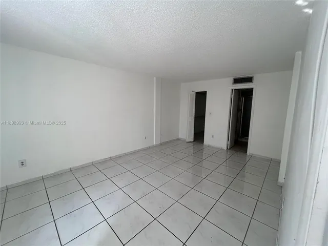 $2,000 | 14501 North Kendall Drive, Unit 408H, Miami, FL 33186
