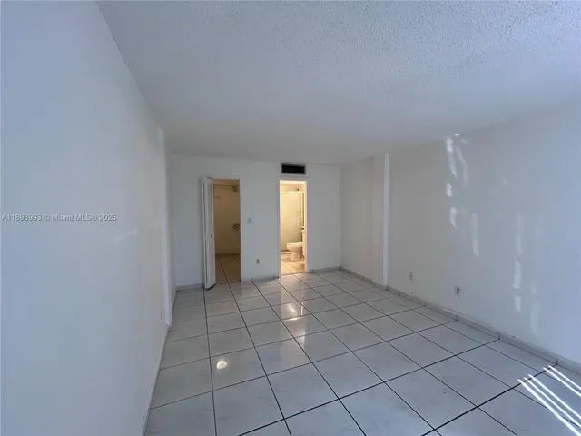 $2,000 | 14501 North Kendall Drive, Unit 408H, Miami, FL 33186