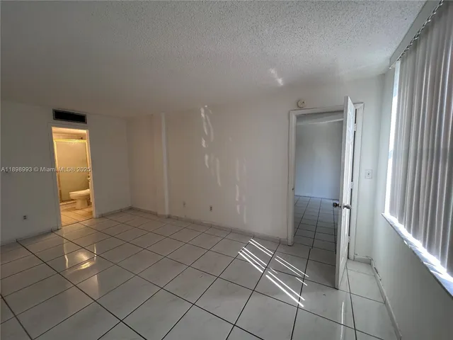 $2,000 | 14501 North Kendall Drive, Unit 408H, Miami, FL 33186