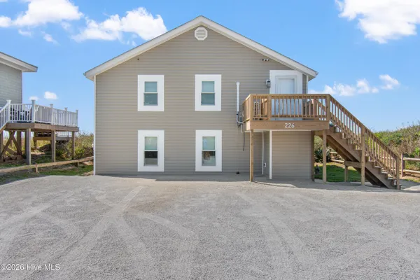 $949,000 | 226 Ocean Boulevard East, Holden Beach, NC 28462