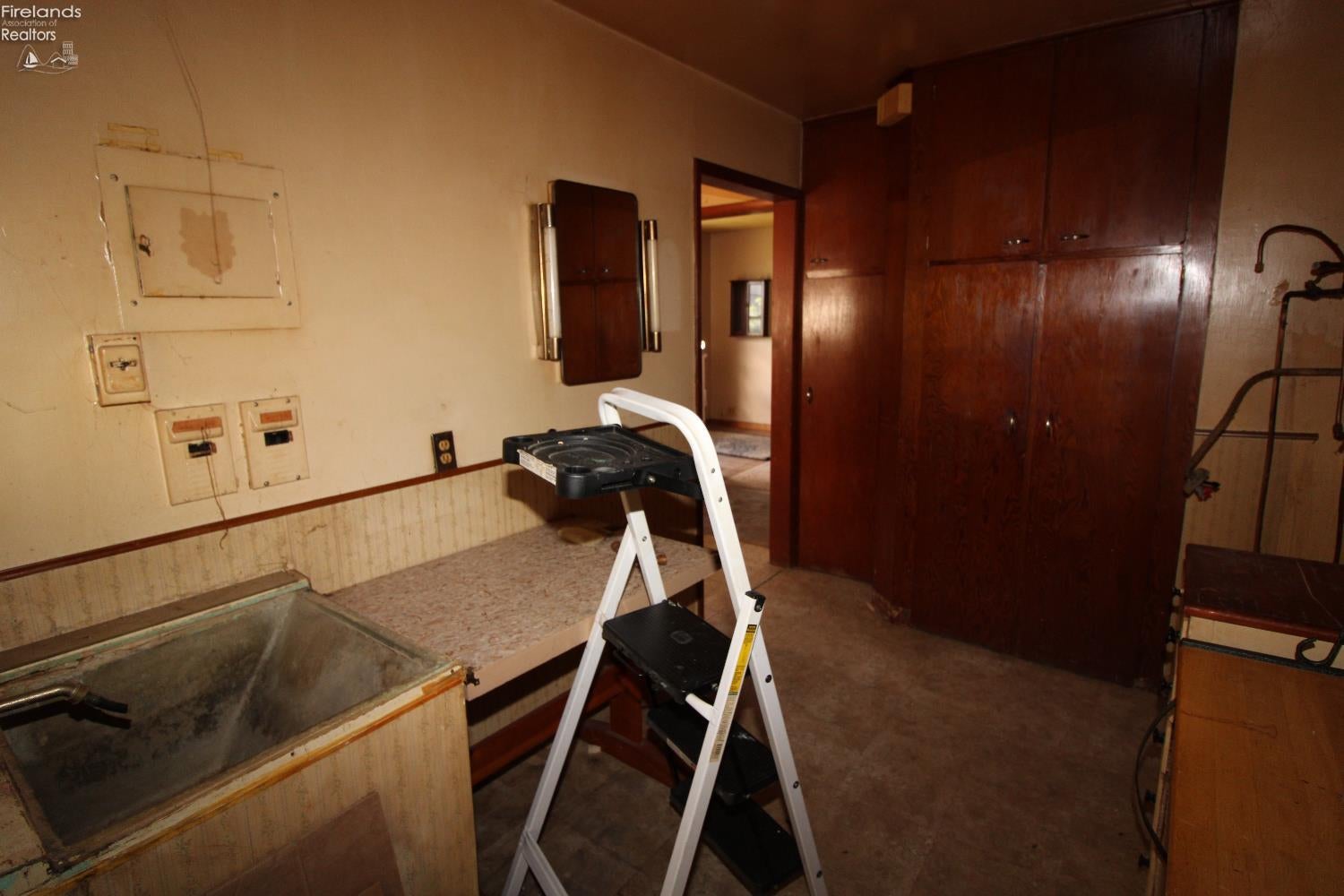 5084 West Fremont Road Port Clinton, OH 43452 - Photo 10 of 19 Gallery Image 10
