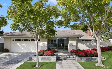 $5,895,000 | 1976 Port Cardigan Place, Newport Beach, CA 92660