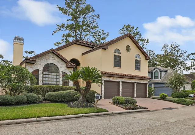 $600,000 | 16 Kingwood Villas Court, Kingwood, TX 77339