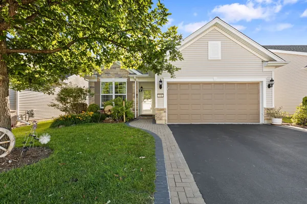 $399,900 | 860 Cascade Falls Drive, Elgin, IL 60124