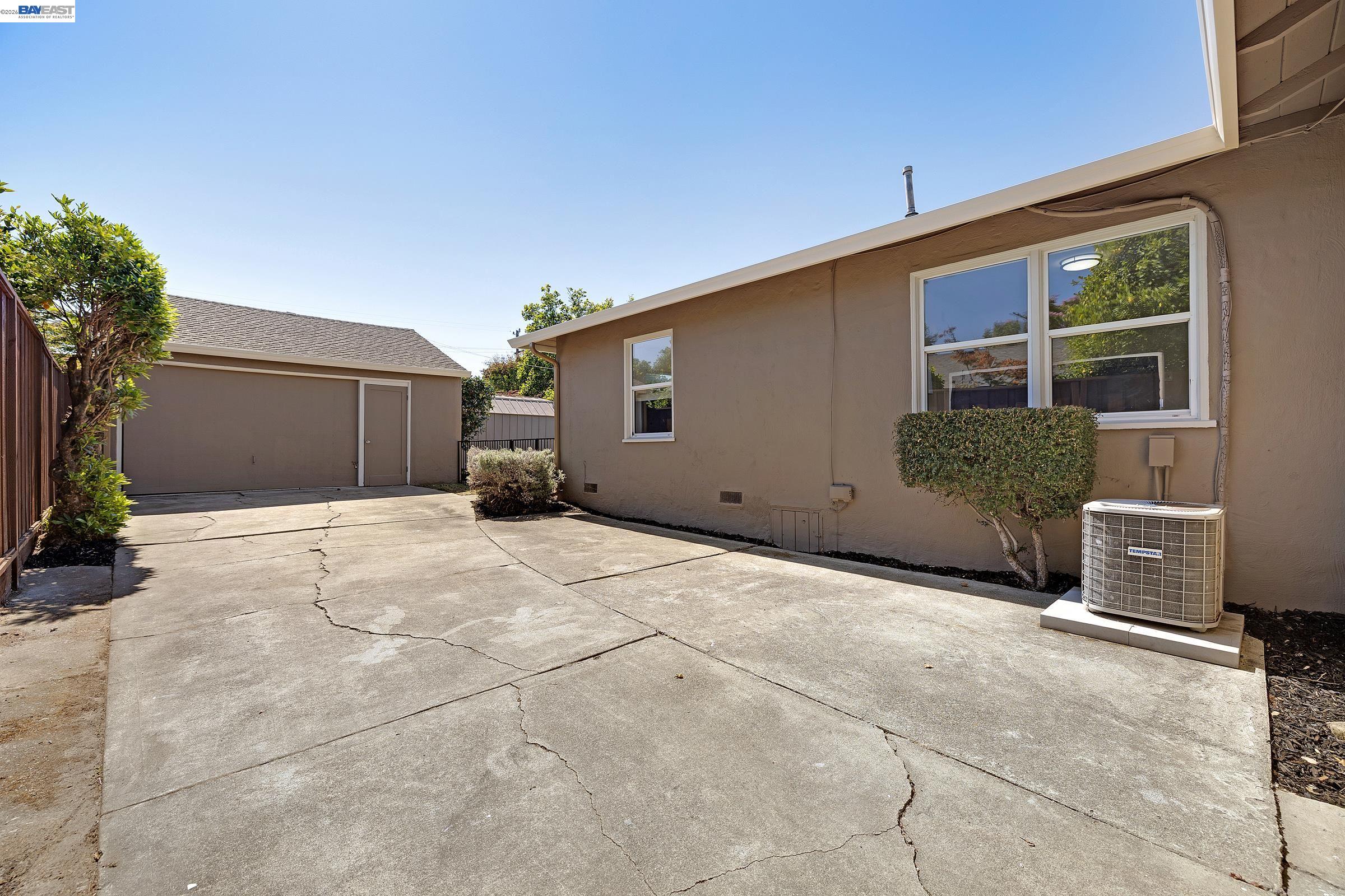 1987 San Rafael Street San Leandro, CA 94577 - Photo 11 of 35