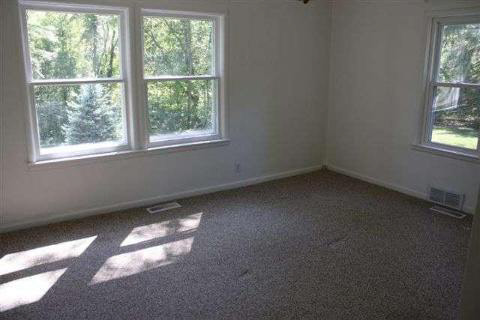 1786 Laberdee Road Adrian, MI 49221 - Photo 5 of 11 920972-4.JPG