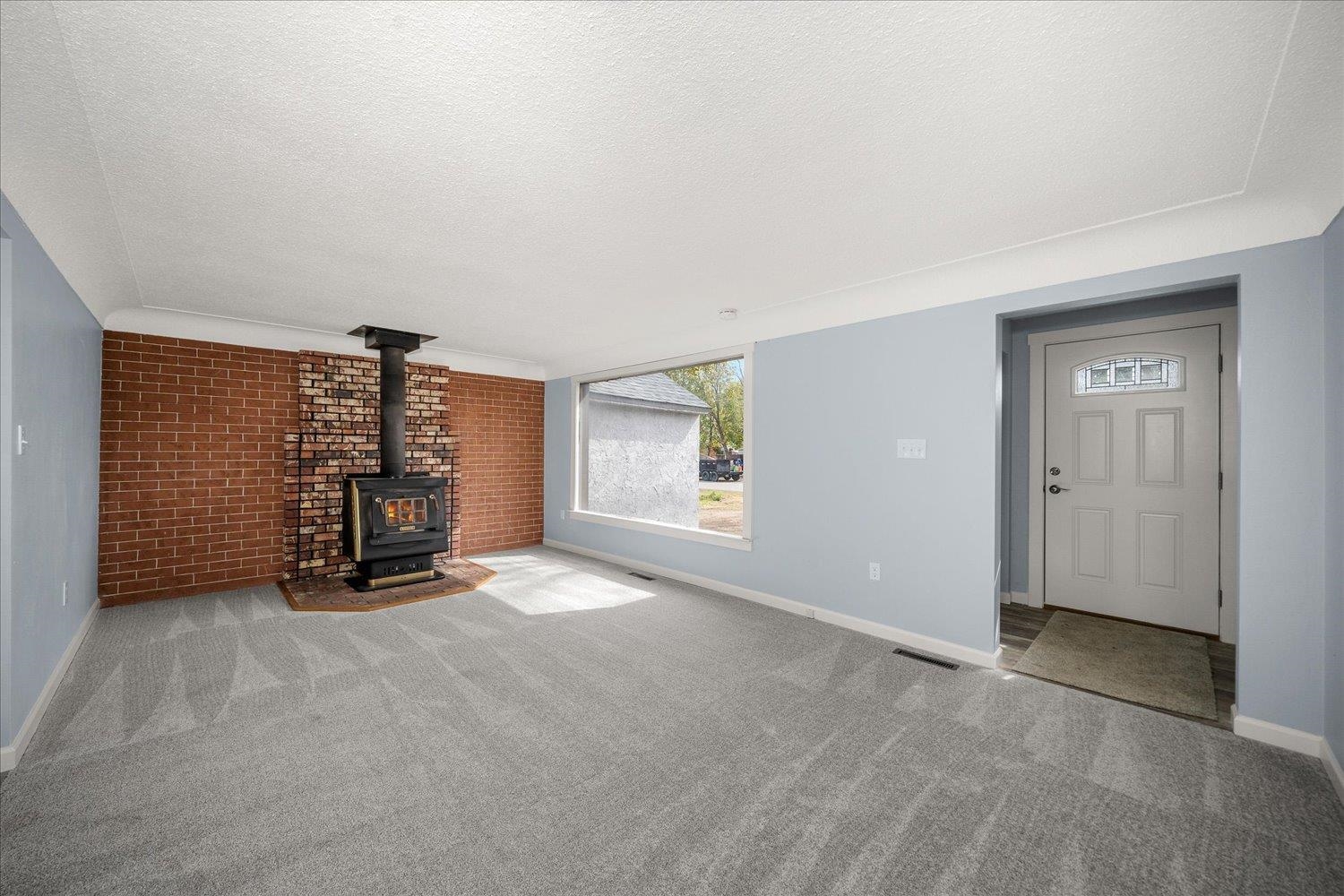 114 South Manifold Road Spokane Valley, WA 99016 - Photo 4 of 35 Gallery Image 4