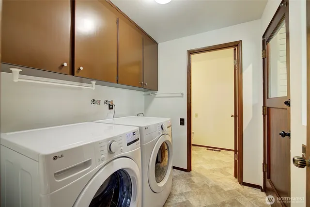 $5,500 | 1615 85th Avenue Northeast, Clyde Hill, WA 98004