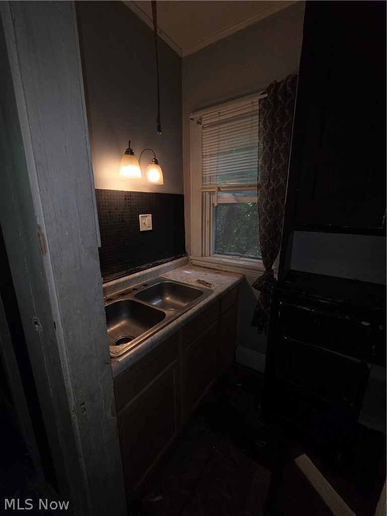 697 Eddy Road Cleveland, OH 44108 - Photo 19 of 50 Gallery Image 19