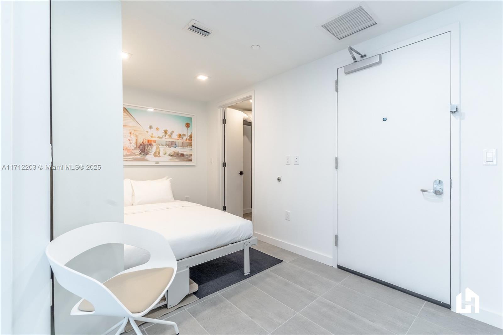 227 Northeast 2nd Street, Unit 2412 Miami, FL 33132 - Photo 18 of 37