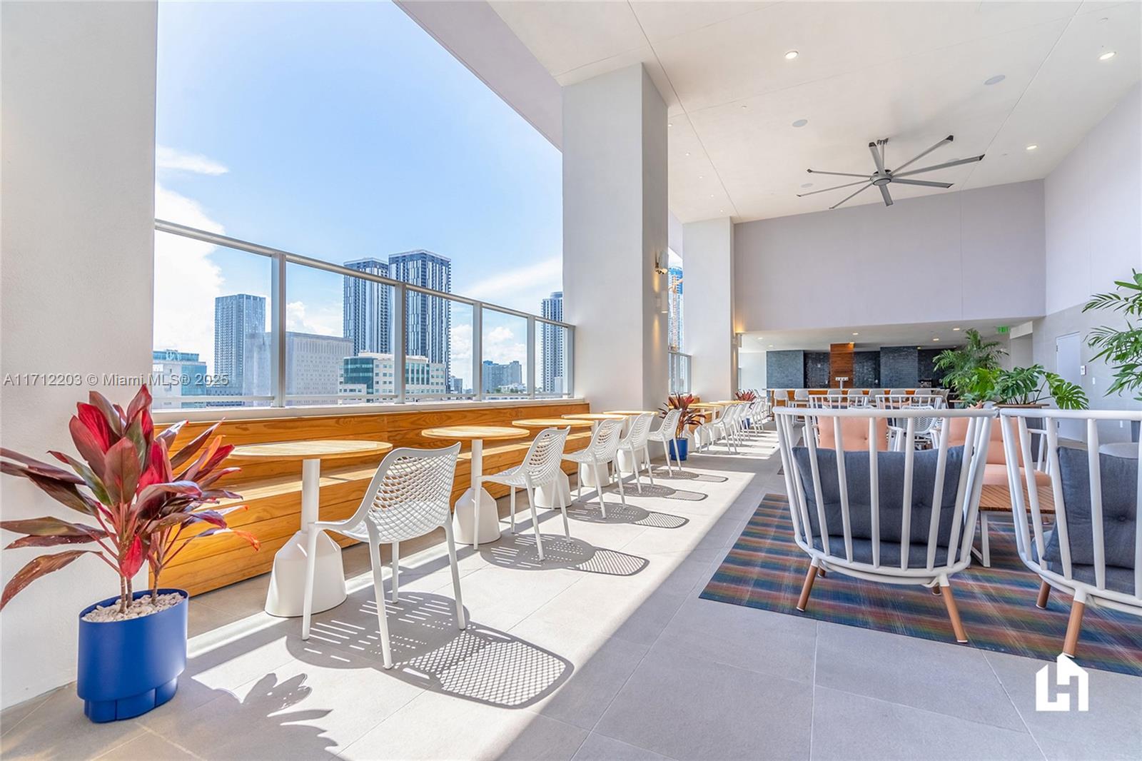 227 Northeast 2nd Street, Unit 2412 Miami, FL 33132 - Photo 29 of 37