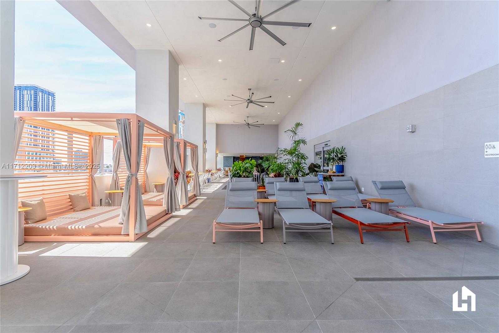 227 Northeast 2nd Street, Unit 2412 Miami, FL 33132 - Photo 31 of 37