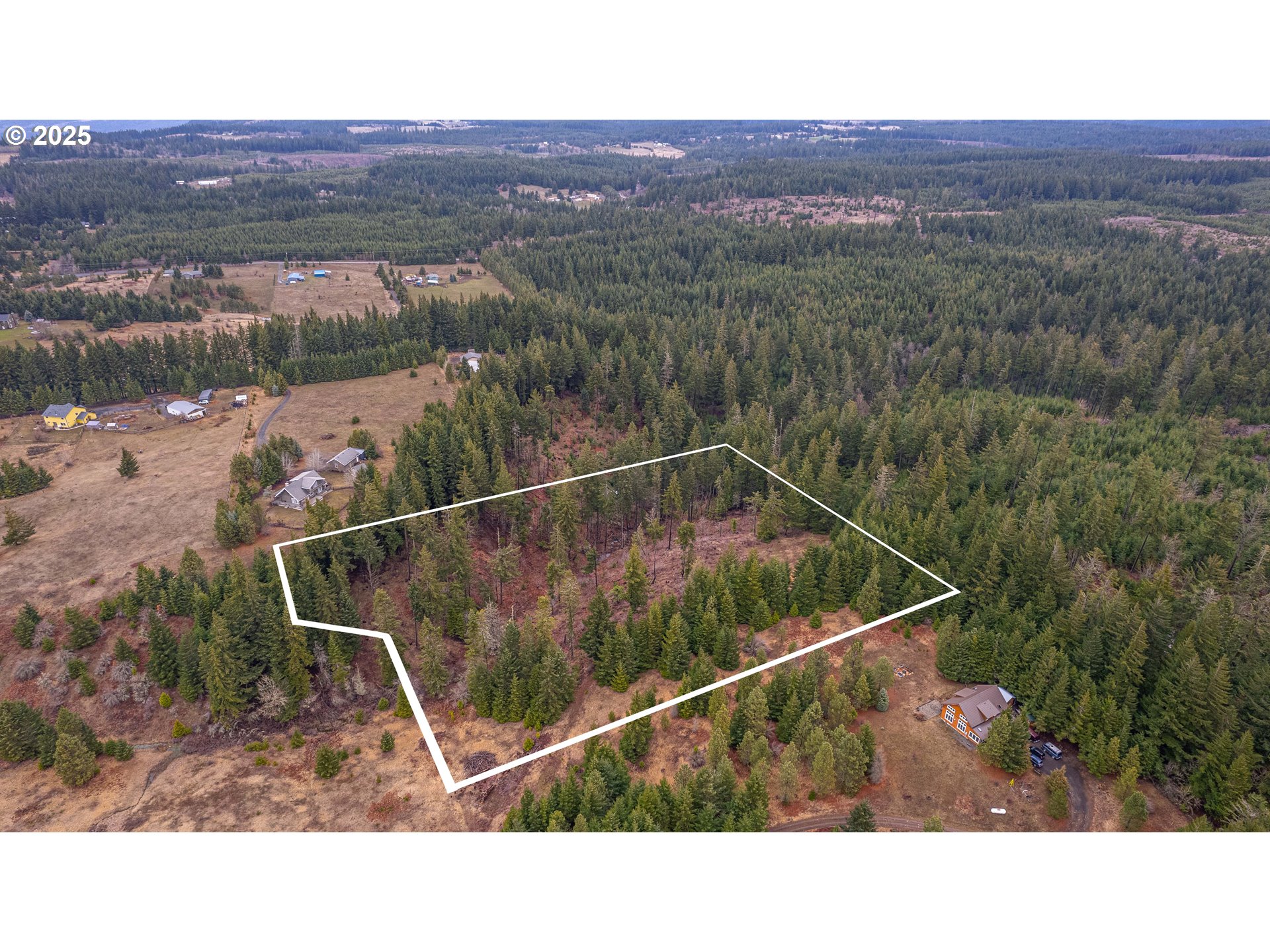 15 Brookside Road White Salmon, WA 98672 - Photo 3 of 27 a view of a tennis court