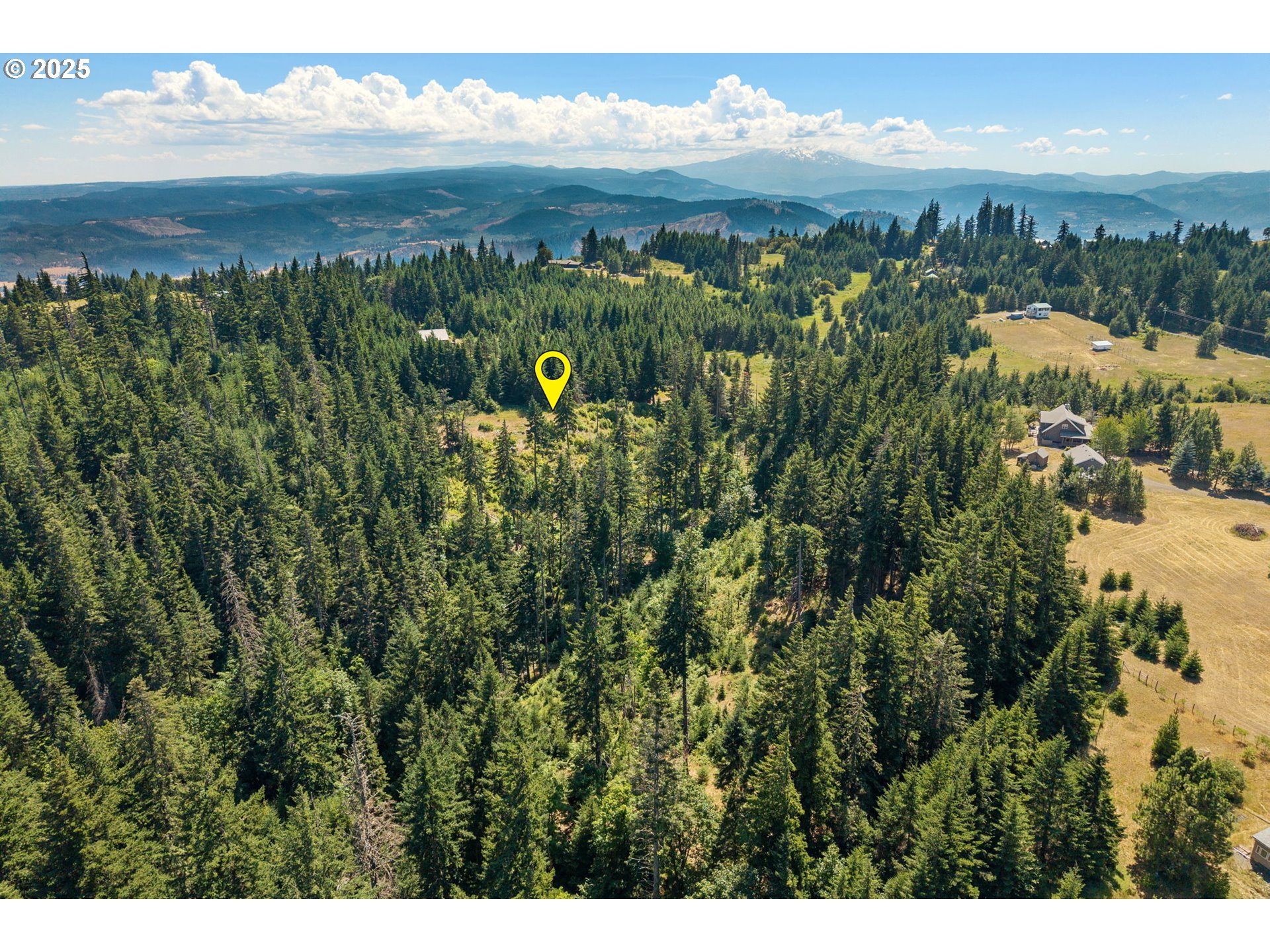 15 Brookside Road White Salmon, WA 98672 - Photo 5 of 27 a view of a city with mountains in the background