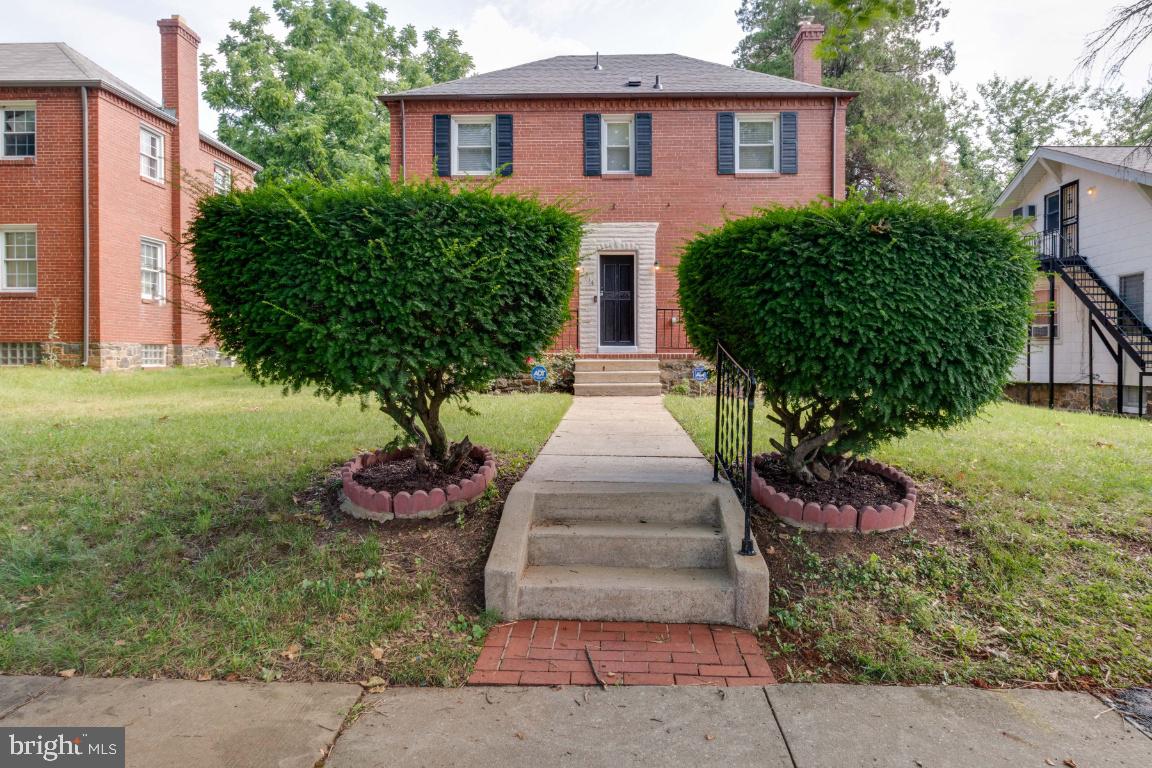 3314 Barrington Road Baltimore, MD 21215 - Photo 1 of 15 Gallery Image 1