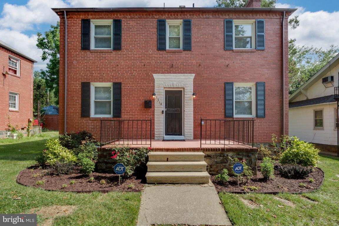 3314 Barrington Road Baltimore, MD 21215 - Photo 2 of 15 Gallery Image 2