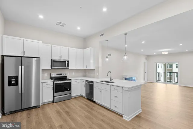 $484,999 | 750 Mount Airy Terrace Northeast, Unit 403B, Leesburg, VA 20176