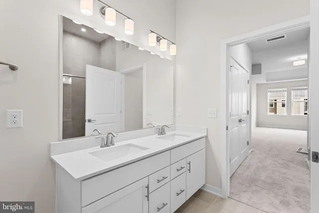 $484,999 | 750 Mount Airy Terrace Northeast, Unit 403B, Leesburg, VA 20176