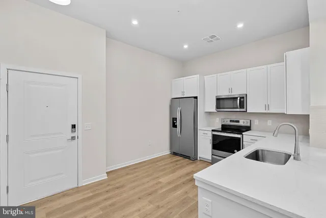 $484,999 | 750 Mount Airy Terrace Northeast, Unit 403B, Leesburg, VA 20176