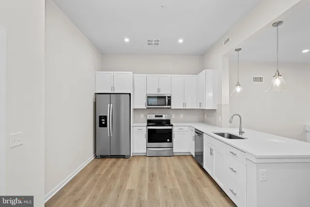 $484,999 | 750 Mount Airy Terrace Northeast, Unit 403B, Leesburg, VA 20176