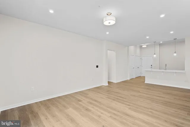 $484,999 | 750 Mount Airy Terrace Northeast, Unit 403B, Leesburg, VA 20176