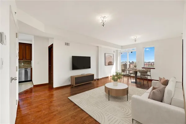 $699,000 | 842 Ocean Parkway, Unit 8A | Midwood