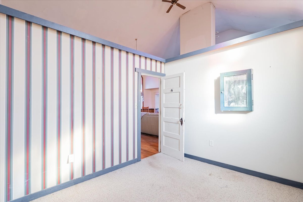 269 Chicago Street Dewitt, IL 61735 - Photo 17 of 34 a view of a hallway