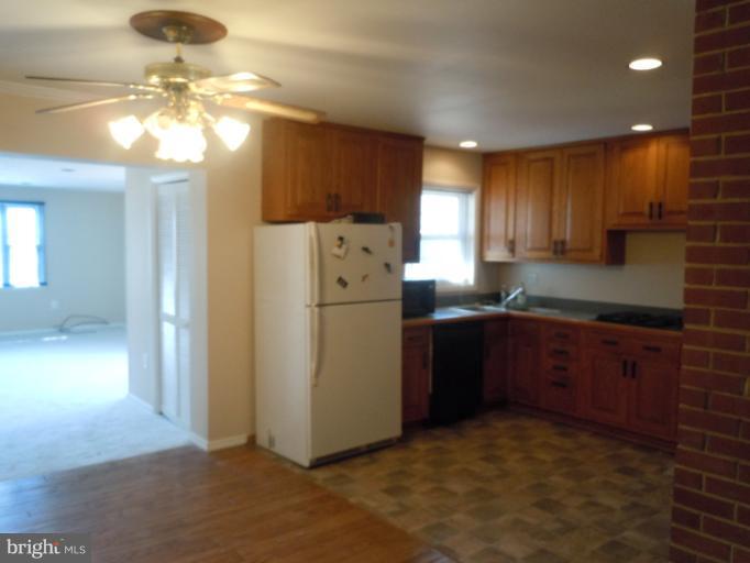 7131 Dalhouse Street Springfield, VA 22151 - Photo 1 of 10 Kitchen