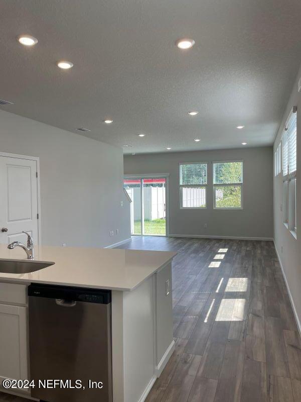 10642 Waterfield Road, Unit 85 Jacksonville, FL 32210 - Photo 3 of 11 Family2