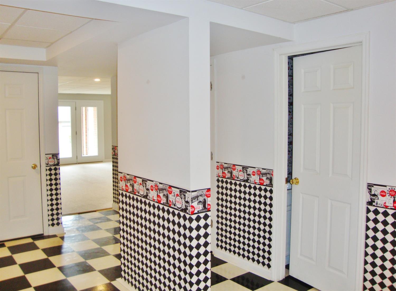 3381 Diehl Road, Unit 6 Cincinnati, OH 45211 - Photo 16 of 37 Gallery Image 16