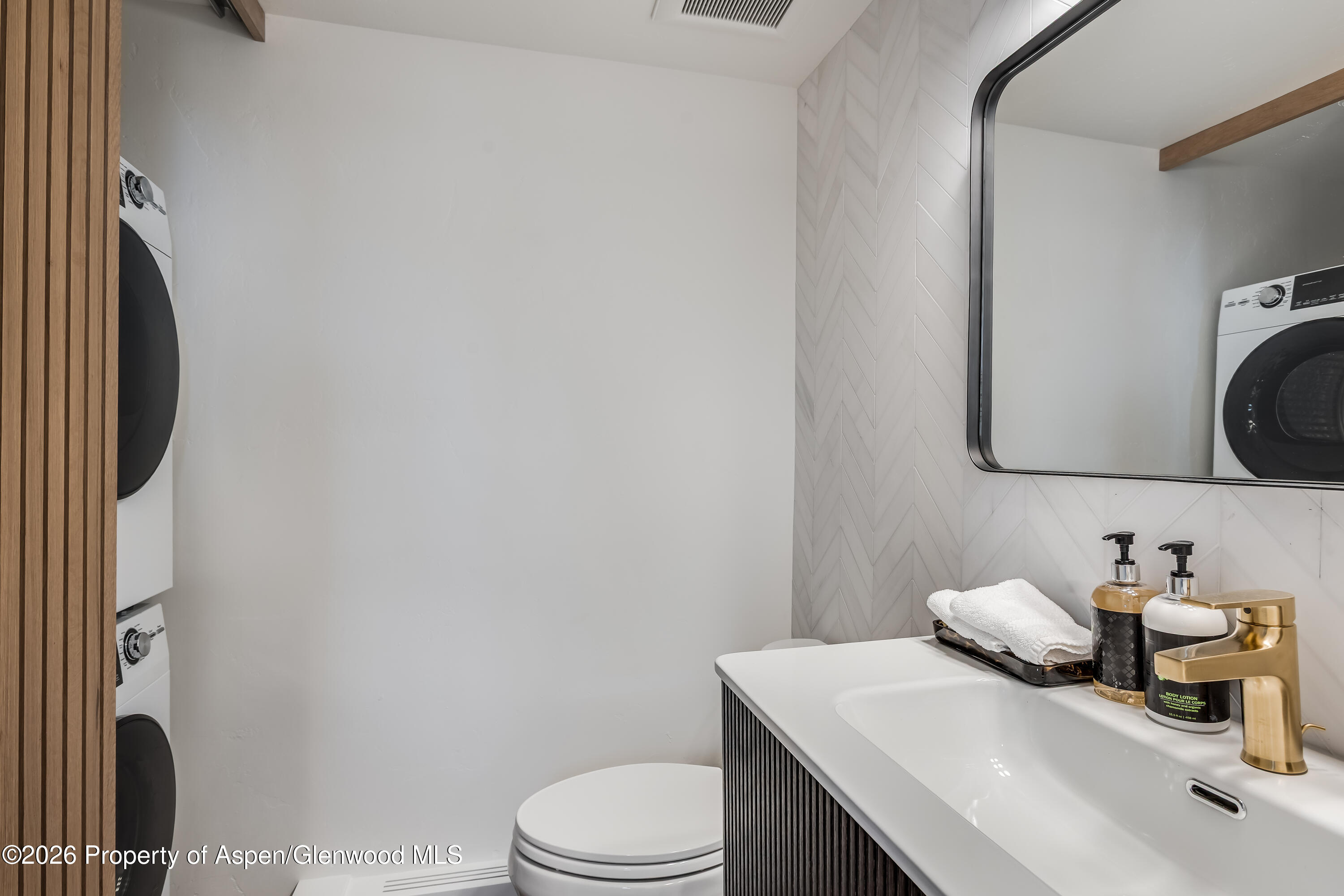 425 Wood Road, Unit 56 Snowmass Village, CO 81615 - Photo 35 of 49 35_425_Wood_Rd_56035