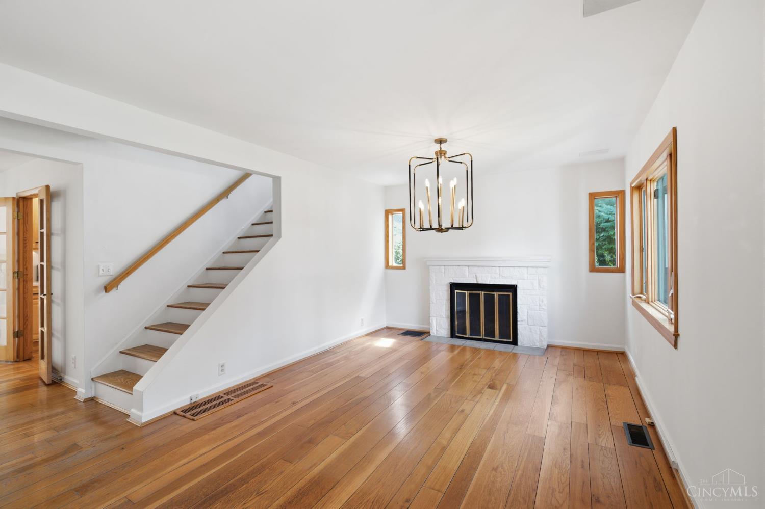 7767 Shawnee Run Road Cincinnati, OH 45243 - Photo 3 of 63