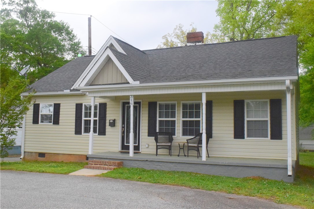316 Whitehall Road Anderson, SC 29625 - Photo 2 of 31
